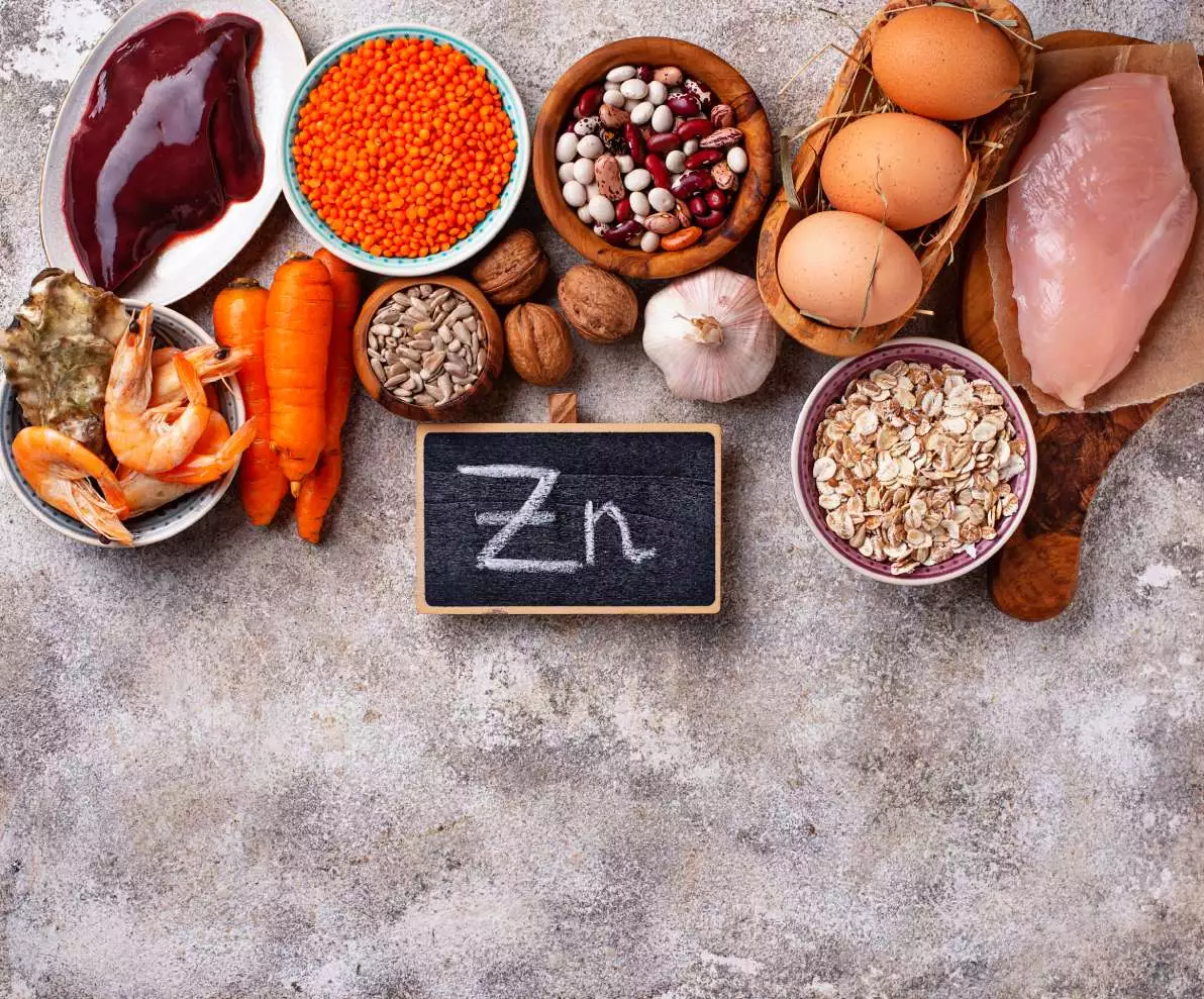 Aliments qui comportent du zinc, comme les fruits de mer et les oeufs.